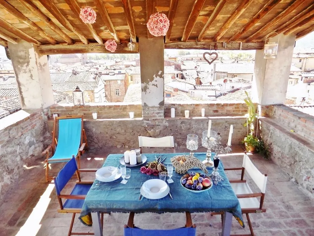 Apartment Appartamento La Torre Lucca Italy
