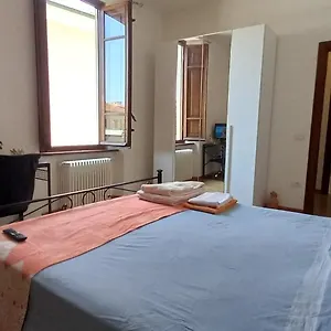 Apartment Holiday Rental- By The Walls N 395, Lucca